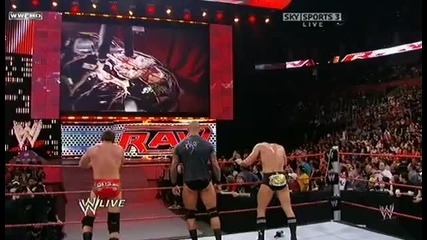 Kofi Kingston defaces The Vipers Randy Orton Nascar @ Wwe Monday Night Raw - 10 26 09 