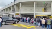 Лудост в Пловдив - стотици се редят пред "Колежа" за билети