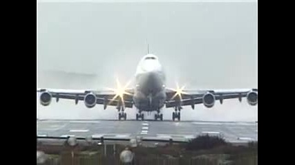 Boeing 747 - 400 takeoff crazy 