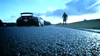 Много Яко! C Ronaldo Vs Bugatti Veyron