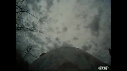 Мъж Се Пребива С Колелото Си