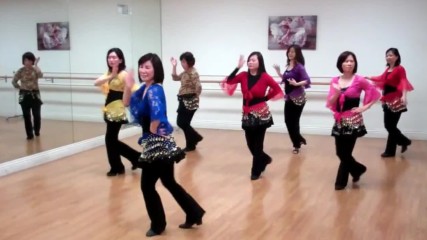Китайки танцуват в ритъма на "Хайде опа" на Андреа