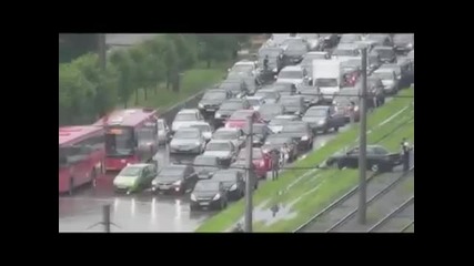 Like A Bus - Неспиращият Пред Нищо Автобус