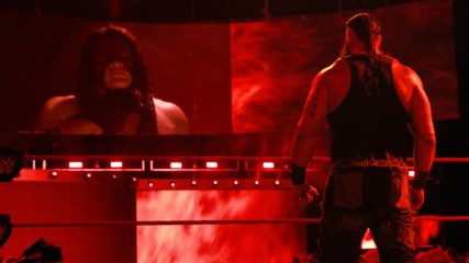 Braun Strowman dismantles Elias: Raw, Dec. 4, 2017