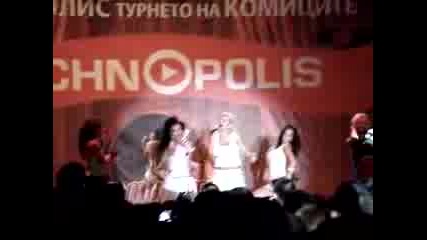 Деси Слава - Не е илюзия (Турнето на Комиците)