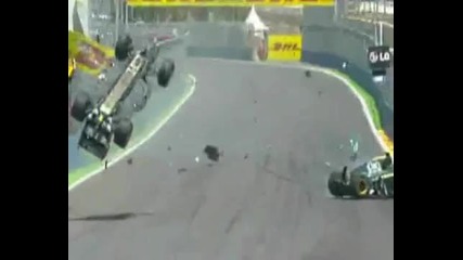 Ужасната катастрофа на Mark Webber и Heikki Kovalainen