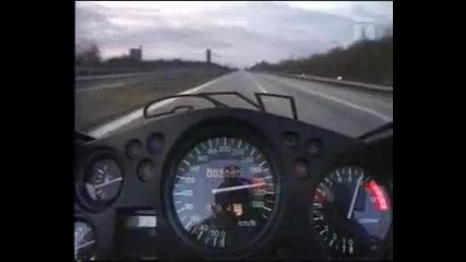 Как ускорява Пистар 300km/h 