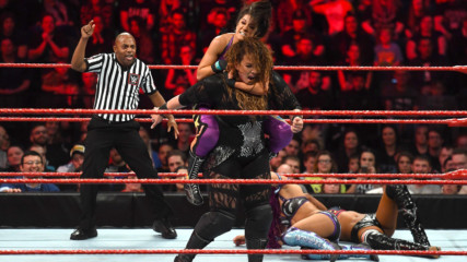Sasha Banks & Bayley vs. Alicia Fox & Nia Jax: Raw, Nov. 6, 2017