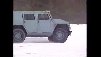 Hummer H1 vs Gaz Tiger 