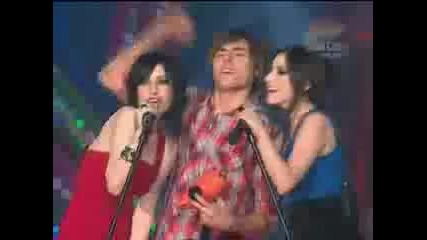 The Veronicas - Hook Me Up (nick awards) 