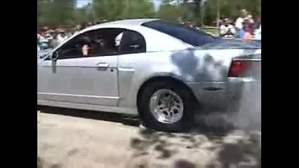 Ford Mustang 2004 Burnout