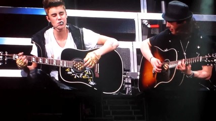 Justin Bieber singing Fall in Boston 11_10_12 Believe Tour