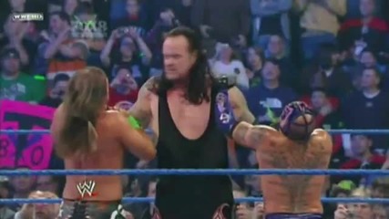 Undertaker прави задушаващо тръшване на Hbk и Mysterio 