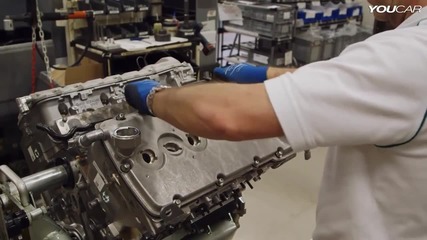 Как се сглобяват двигателите на поточната линия на легендарните автомобили " Bentley "