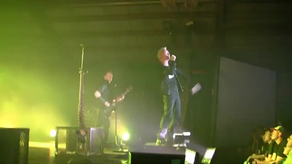 Thousand Foot Krutch - The Part That Hurts The Most Live At Des Moines Lowa 10.08.2010