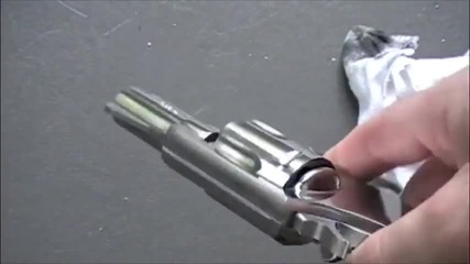 Полиране на револверна рама - на ръка