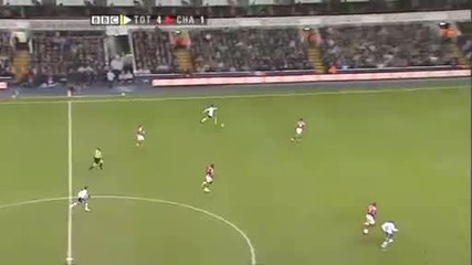 Бербатов бележи за Тотнъм срещу Чарлтън за 5:1