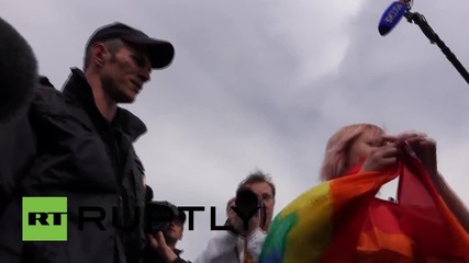 Russia: Police detain protesters at unauthorised LGBT demo in St. Petersburg