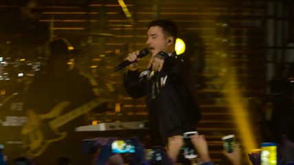 J Balvin - sin Compromiso live in vevo