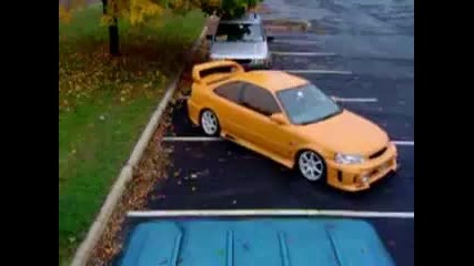 Honda Civic parking
