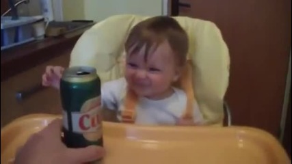 Мисля, че това бебе е родено алкохолик