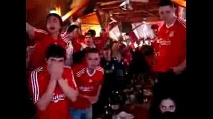 Български фенове на Liverpool след 4:1 над Манчестър Юнайтед 