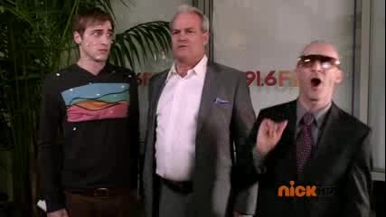 Часът На Nickelodeon Big Time Rush Шеметен бяг S04e01 Big Time Invasion