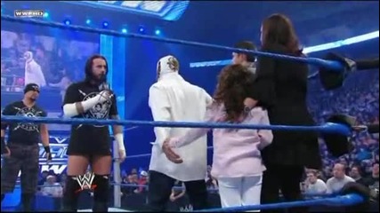 Smackdown 12.03.10 - S.e.s прекъсват Rey Mysterio и семейството му 