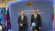 Служебният министър на младежта и спорта Димитър Илиев предава властта на Енчо Керязов