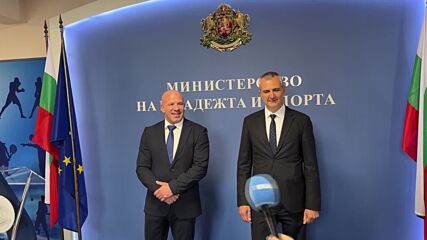 Служебният министър на младежта и спорта Димитър Илиев предава властта на Енчо Керязов