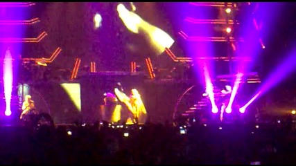 Britney Spears - Boys (arabian Co-ed Remix) (live in Arena Zagreb, 1.10.2011)