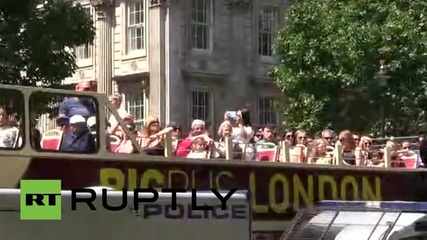 UK: Far-right protesters rally outside Downing Street