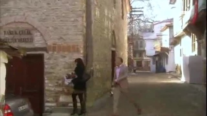 Момичето с червения шал 15 епизод 2/3