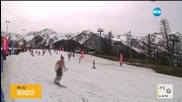 Няколкостотин души по бански костюми караха ски в Сочи