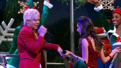 Остин и Али пеят I love christmas!