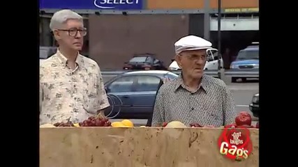 Смях ! Крадец на плодове ! Скрита камера !