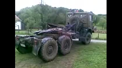 - Kamaz 6x6
