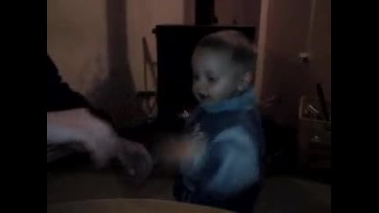 Dete igrae na moita pesen
