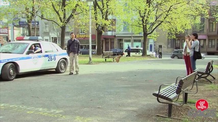 Шега със заспал полицай - Смях -