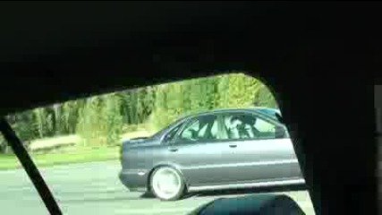 Golf R32 Turbo vs Volvo S40 T4 Autotech 400whp