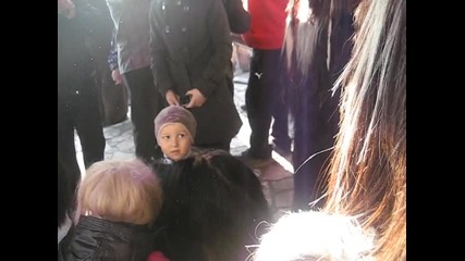 кукери в бургас - меден рудник ( 21.02.2010) - най красивите и игривите
