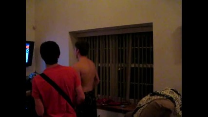 Freak Out! Бие брат си, заради игра. 8 част