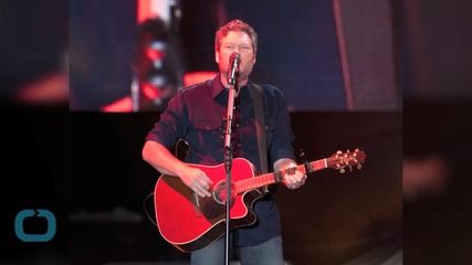 Good Guy Blake Shelton Helps Driver Stranded In Flood Waters