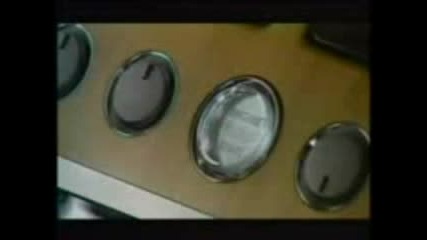 Видео на недвижими звука на Aston Martin Db9