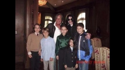 Prince, Omer, Paris, Blanket Jackson заедно с баща си 