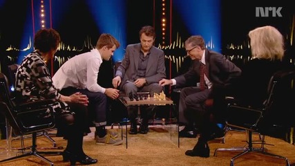 Най-добрият шахматист му трябваше една минута и 19 секунди, за да победи най-богатият човек в света!