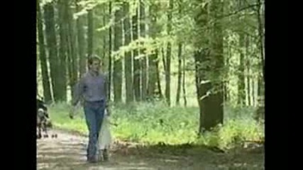 Скрита камера - баба Яга в парка