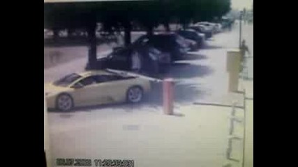 Друго Си Е Да Караш Ниска Кола.. 
