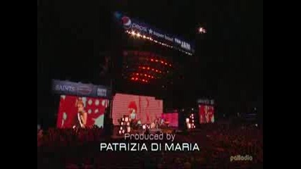 Rihanna - Rude Boy (live 2010)