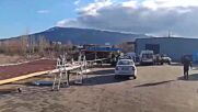 Навес падна върху трима души в София, единият е починал
